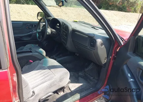 2001 Chevrolet S-10 Ls from USA, damaged, VIN 1GCCS19W618124300